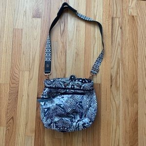 Lulu sporty purse